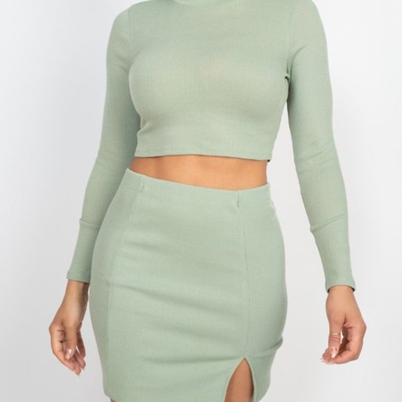 Solid Ribbed Crop Top and Skirt Set - Picture 2 of 4